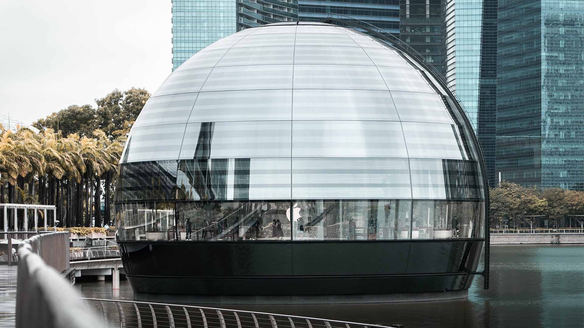 水上 Apple 与 Louis Vuitton 门店，新加坡热门打卡胜地