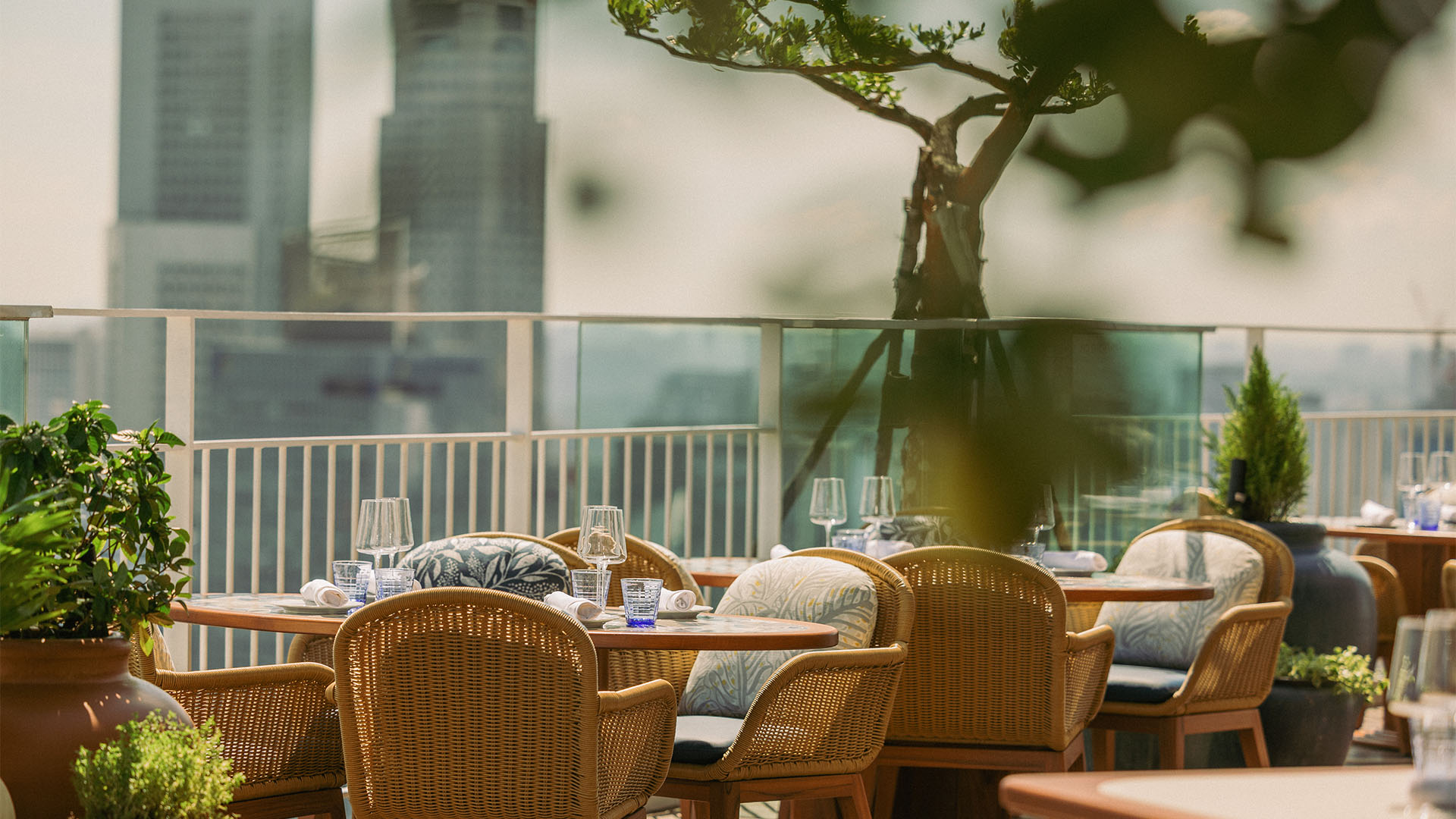 LAVO，新加坡滨海湾金沙一家提供午餐菜单的顶层餐厅
