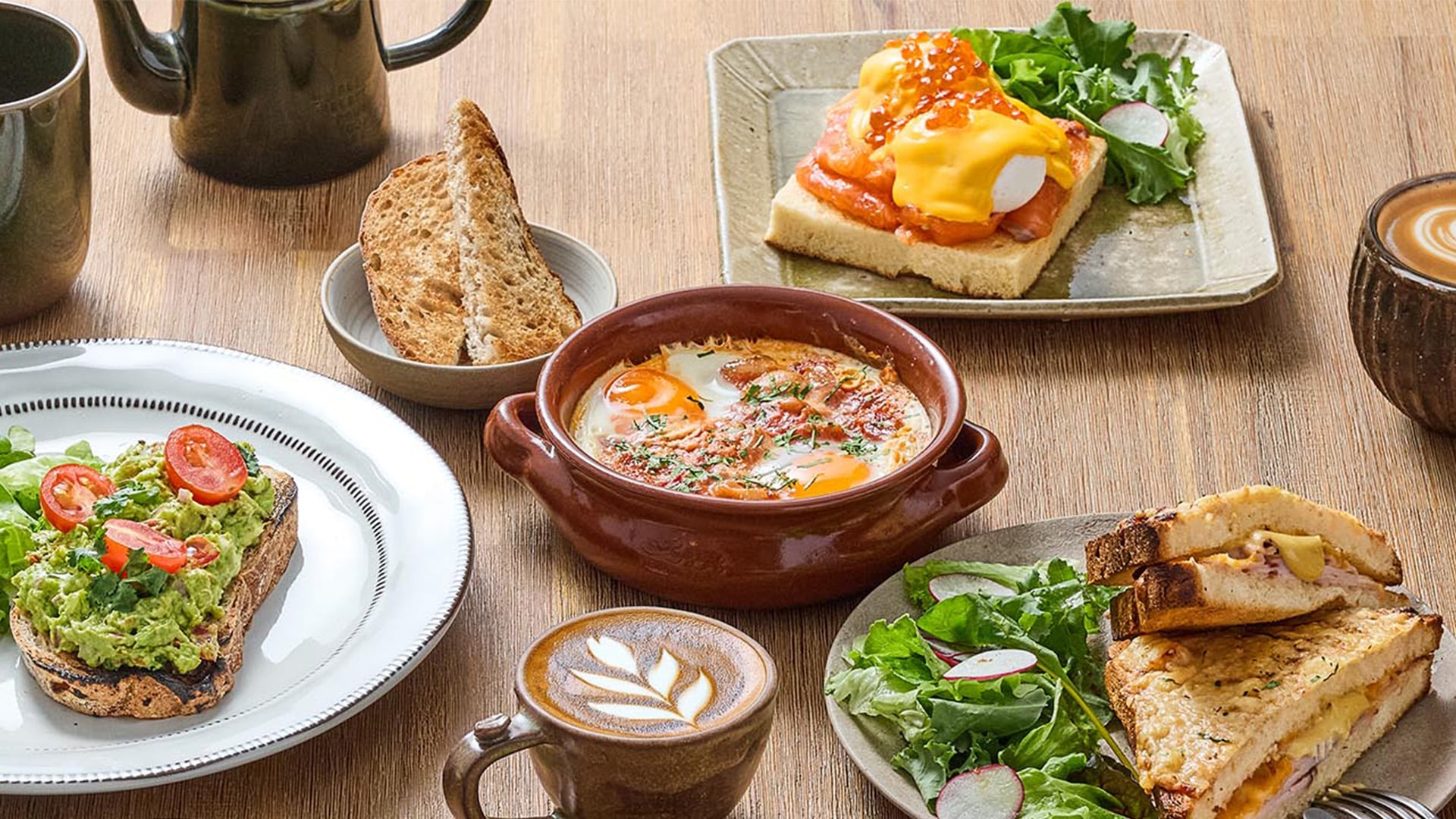 来自新加坡知名早午餐咖啡馆之一 Café Nesuto 的早午餐吐司与三明治