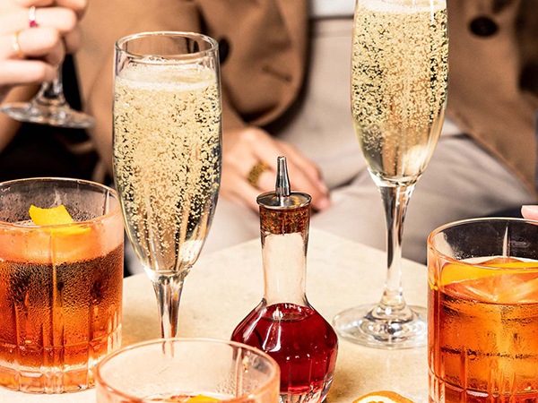 小酌怡情，畅饮开怀