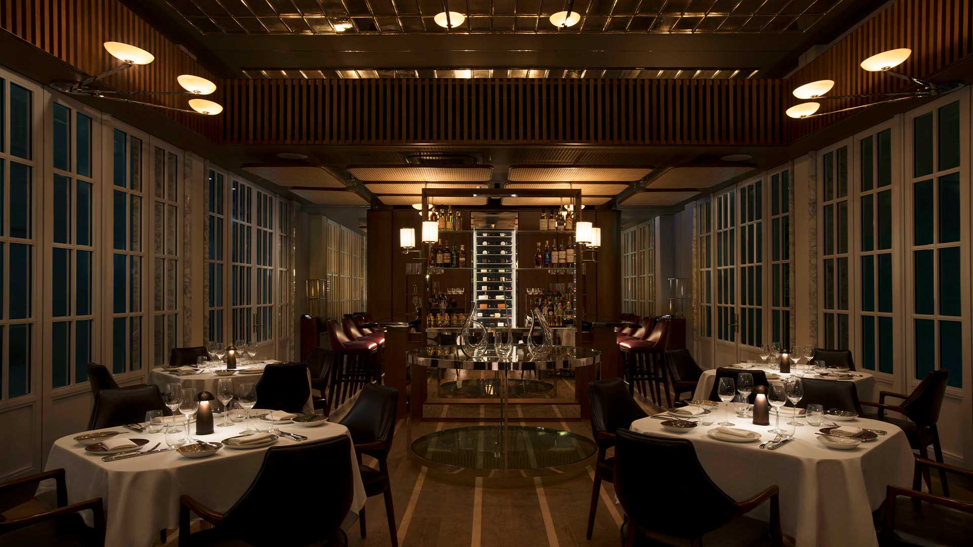 新加坡 Spago Dining Room 主用餐区，餐厅可举办私人活动和会议