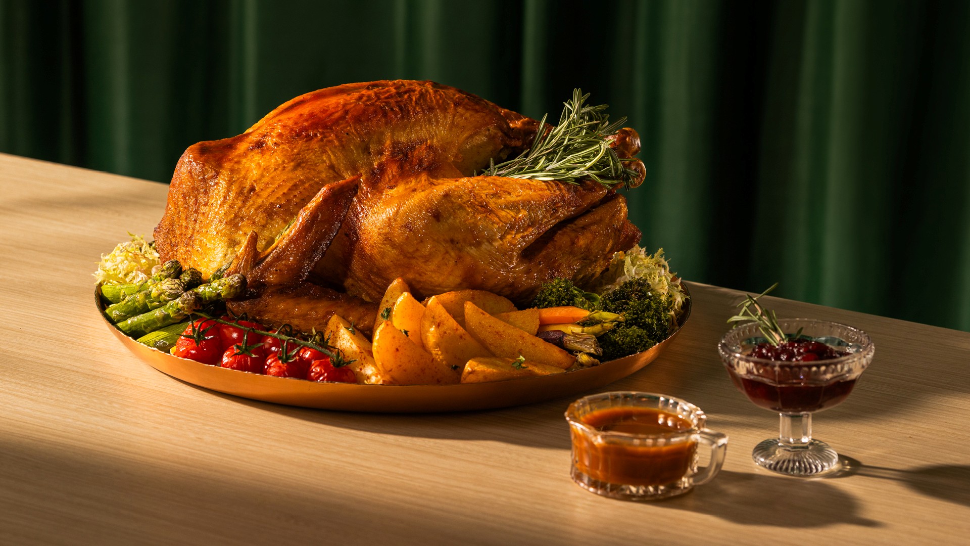 热闹温暖，感恩聚餐| RISE Restaurant | 滨海湾金沙