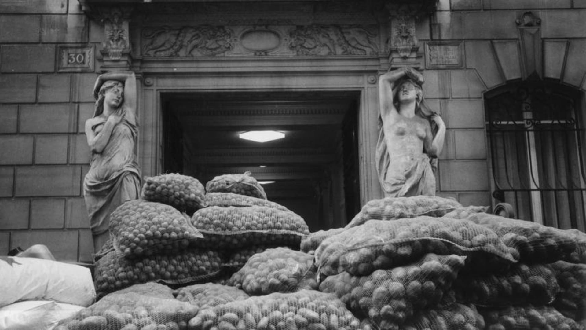 Les Dites Cariatides (The So-Called Caryatids), 1984 by Agnès Varda 