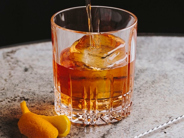调制您喜欢的 Negroni 鸡尾酒