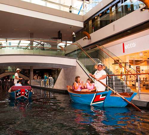 新加坡旅游必去景点-滨海湾金沙购物商城舢板船游览
