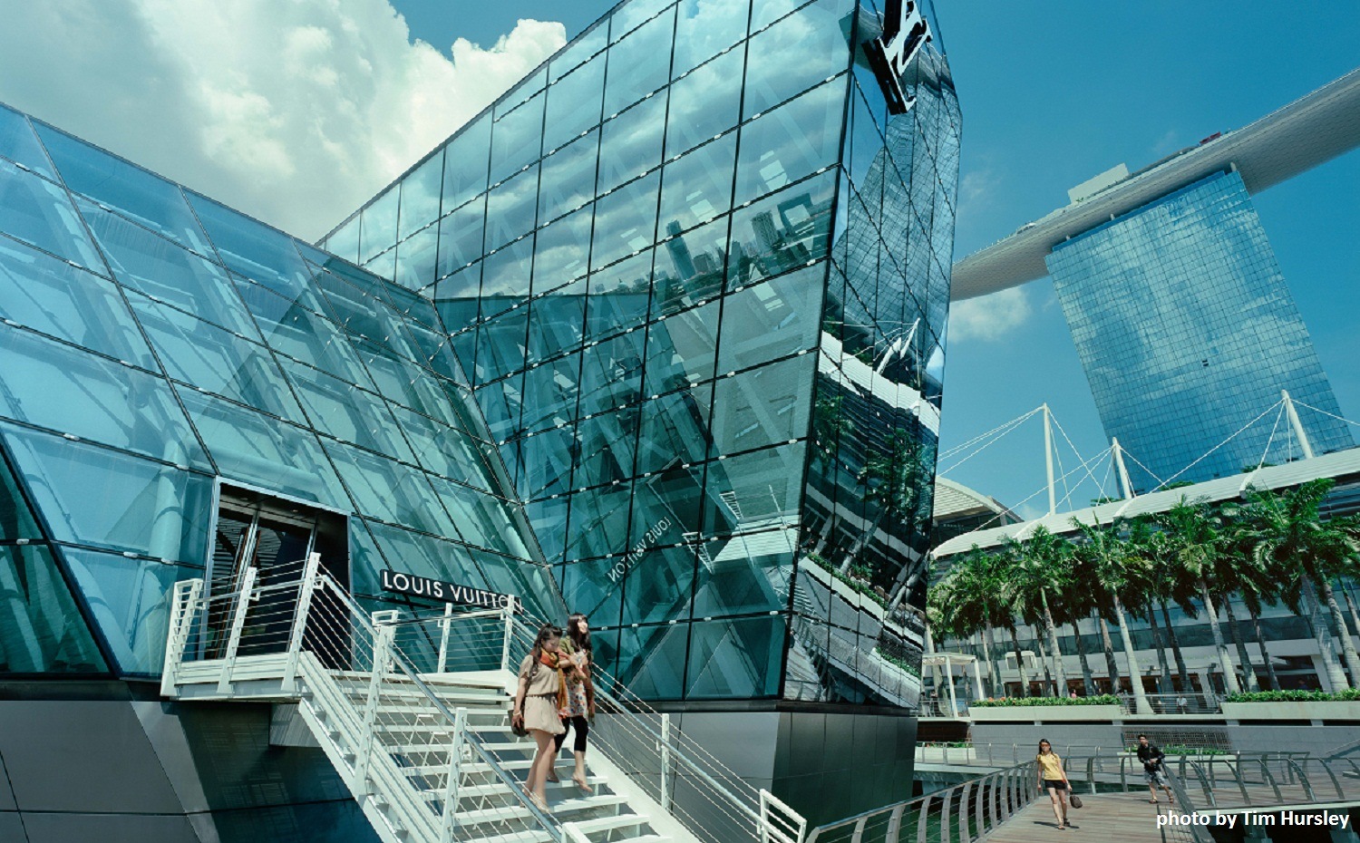新加坡必去景点-滨海湾金沙-路易威登水晶阁
