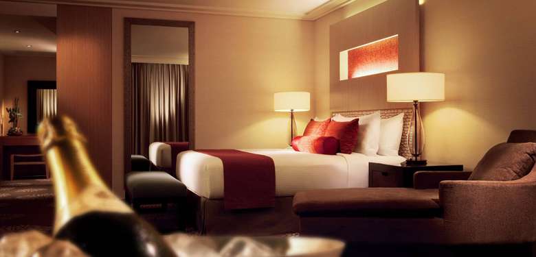 新加坡酒店预订-滨海湾金沙酒店预订优惠-浪漫蜜月套餐