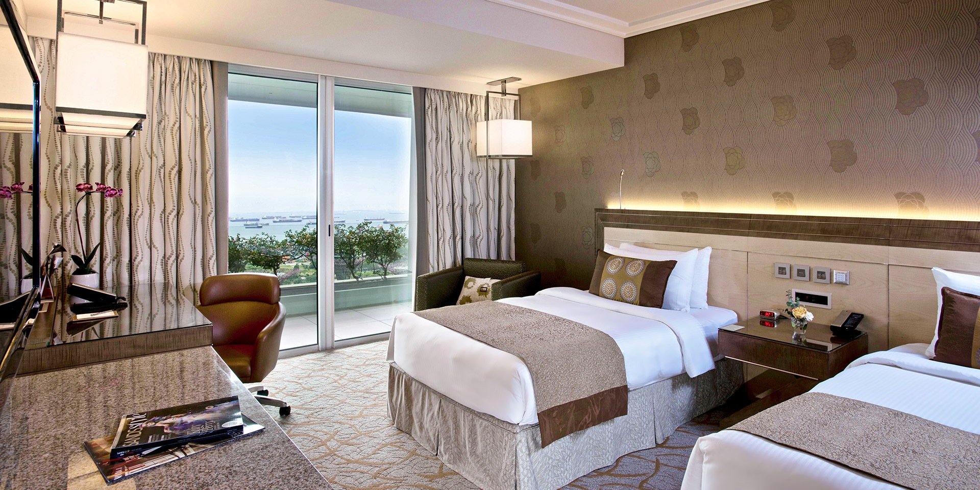 滨海湾金沙酒店的园景双床豪华客房
