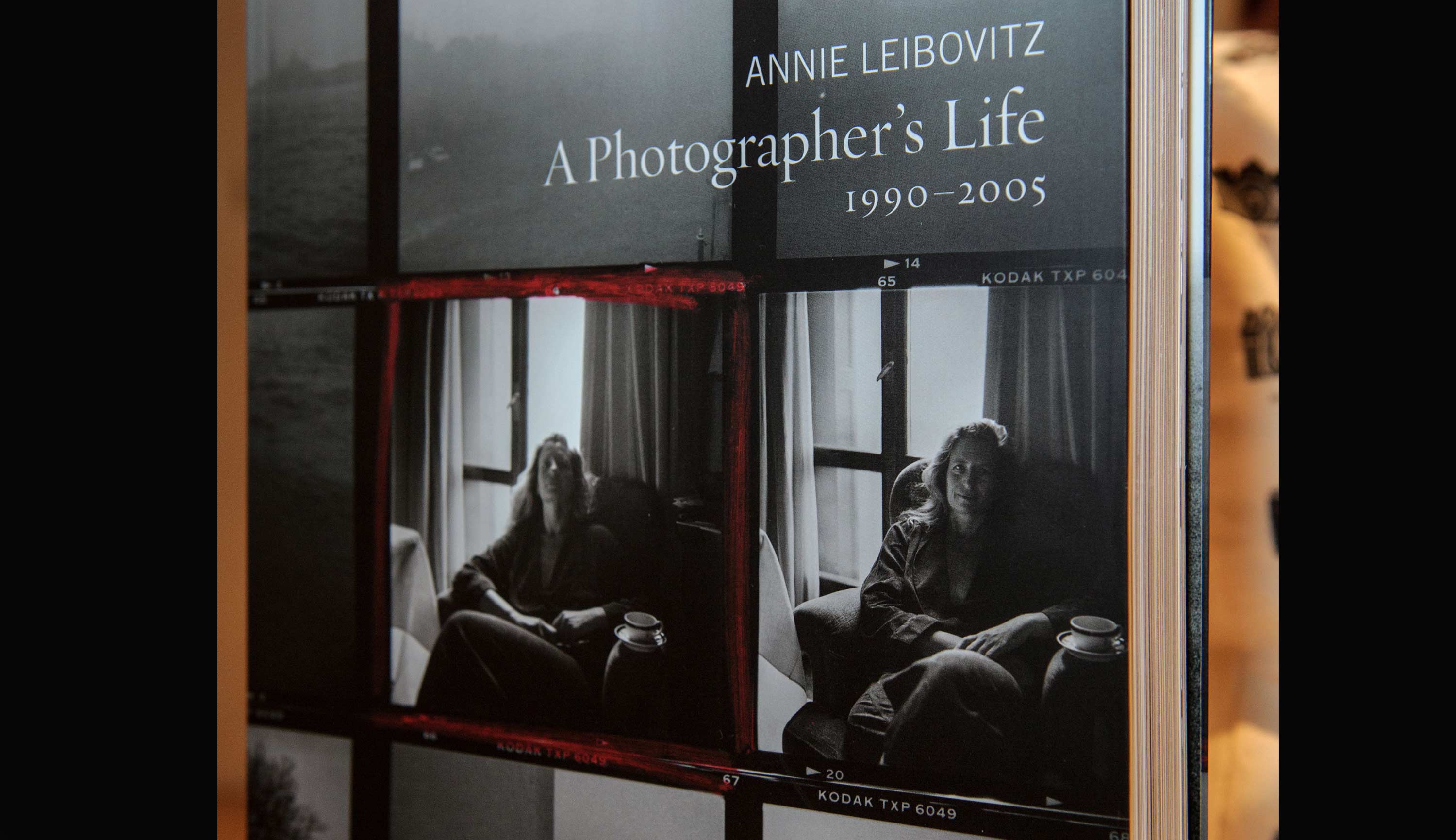 新加坡艺术科学博物馆 - 《Annie Leibovitz——一位摄影师的生活 (1990-2005) 》书籍