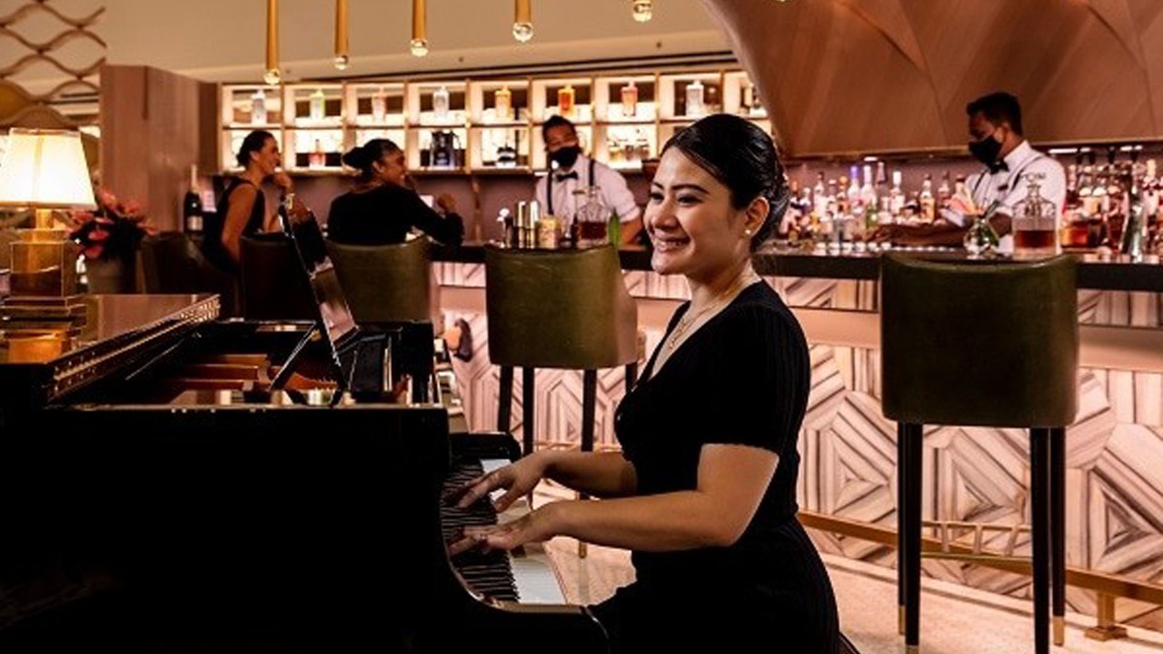 Interior of Renku Bar & Lounge