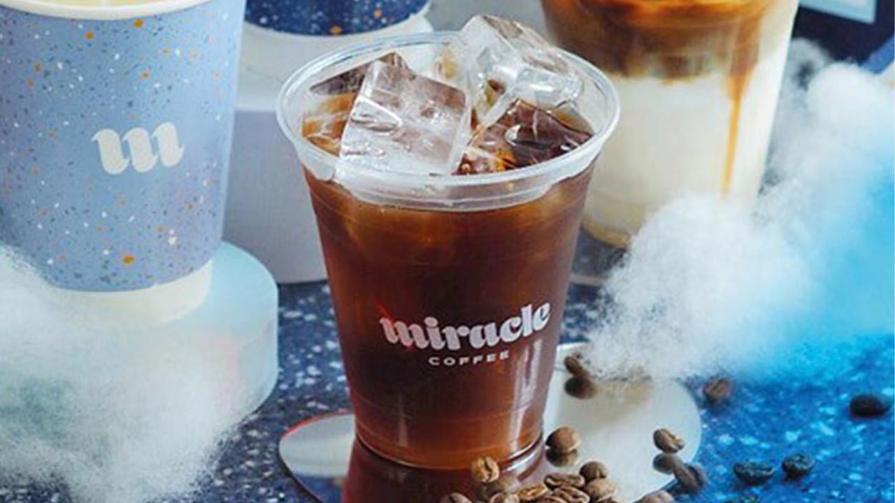 Iced and hot coffee at Miracle Coffee, Marina Bay Sands, which serves the best coffee in Singapore