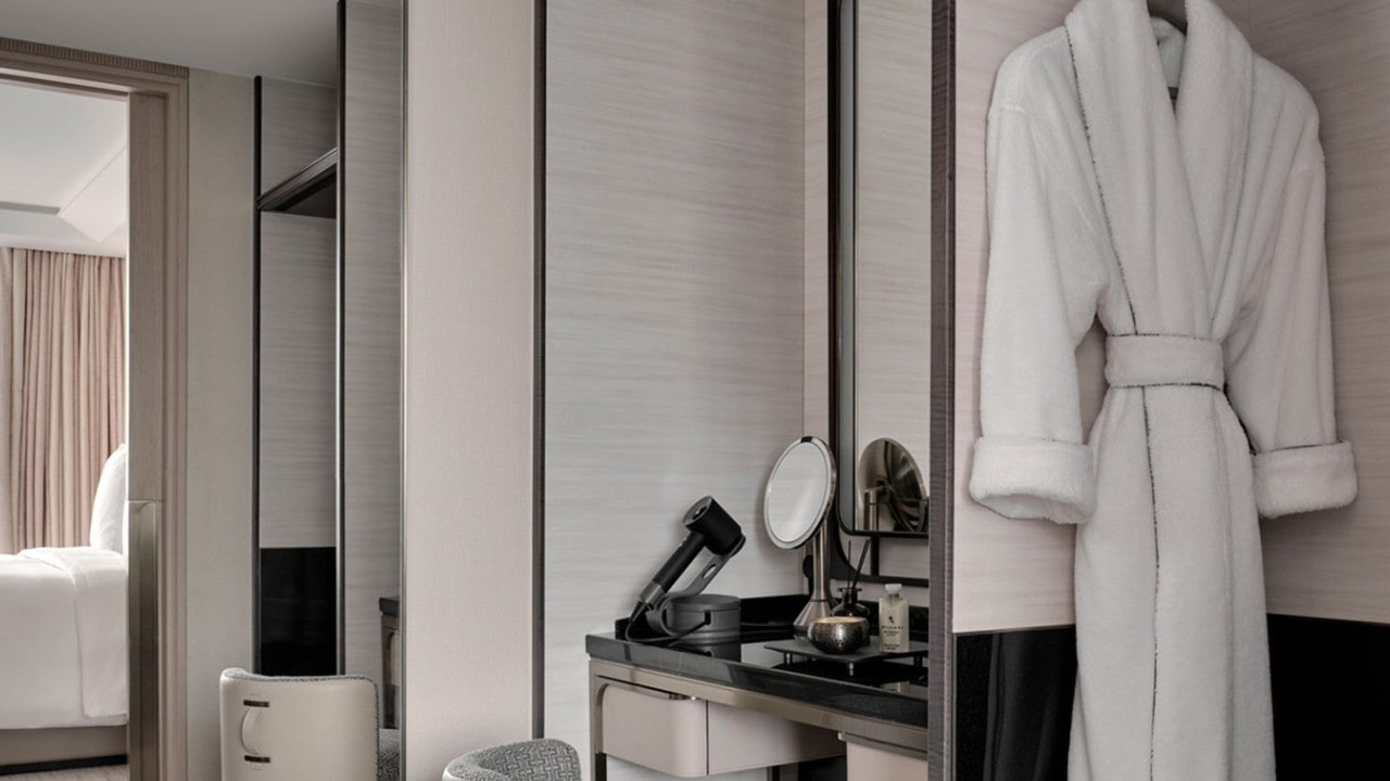 Paiza Bay Suite